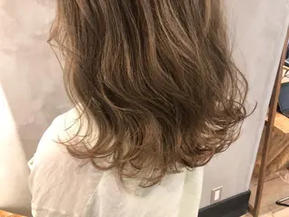 ミディアム カラー パーマ ヘアアレンジ 顔周りカット・相談 レイヤーも◎しずくのヘアスタイル