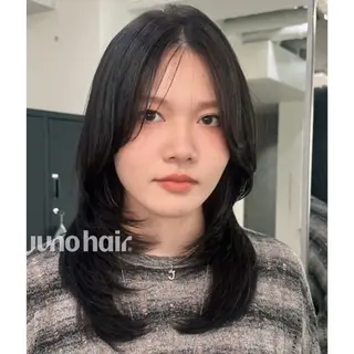 ミディアム 韓国レイヤー🪽 無重力パーマナツキのヘアスタイル