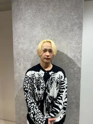 カラー 佐藤 嶺のヘアスタイル