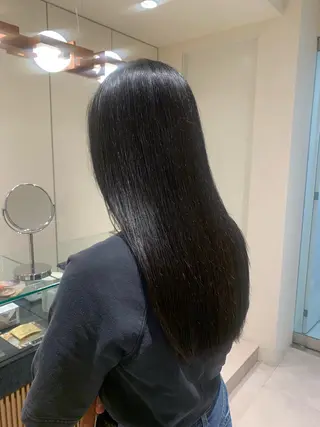 ロング yiye shioriのヘアスタイル