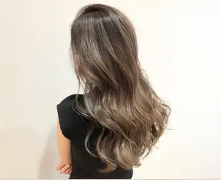 ロング カラー ケアブリーチ 黒瀬有汰のヘアスタイル
