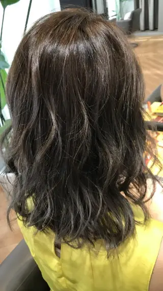 セミロング カラー 三好 麻美のヘアスタイル