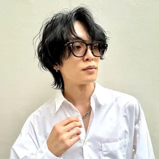 ミディアム カラー オカベ ショウマのヘアスタイル