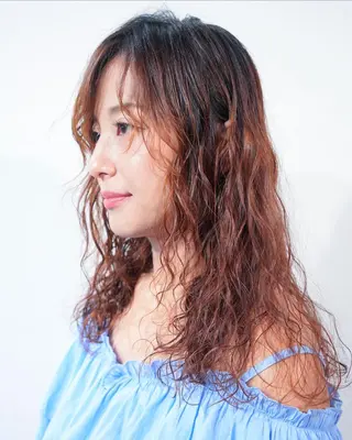 ロング パーマ ハイトーン/レイヤー /ケアブリーチ石川治のヘアスタイル