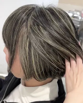 ショート bloom AMIのヘアスタイル