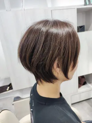 ショート カラー 神 唯織のヘアスタイル
