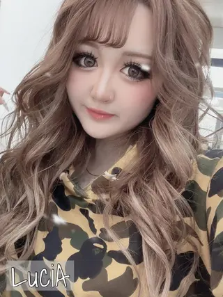 ロング LuciA エクステカラーのヘアスタイル