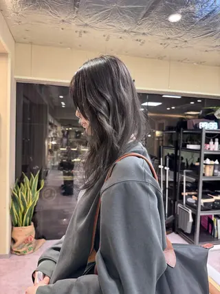 ミディアム カラー KOHNO ナチュラルデザインのヘアスタイル
