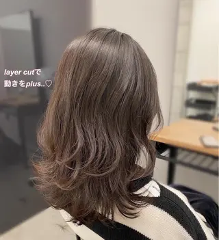 ミディアム ナガイ アヤのヘアスタイル