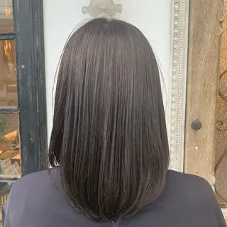 ミディアム カラー 湯川 未咲希のヘアスタイル