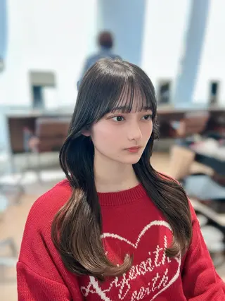 ロング 🎀大竹美侑／顔まわ りカット／レイヤーのヘアスタイル