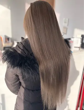 ロング 鍋田 月花のヘアスタイル