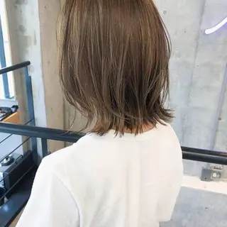 ミディアム コシイ セイマのヘアスタイル
