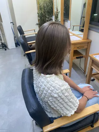 ミディアム 藤山 麗愛のヘアスタイル