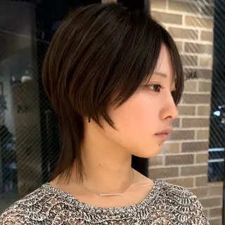 ショート ウルフ/レイヤー/ ブリーチカラーのヘアスタイル