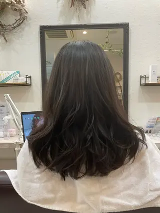セミロング 津田 あかねのヘアスタイル