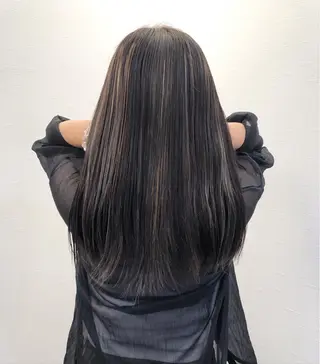 カラー ツノガイ エリのヘアスタイル