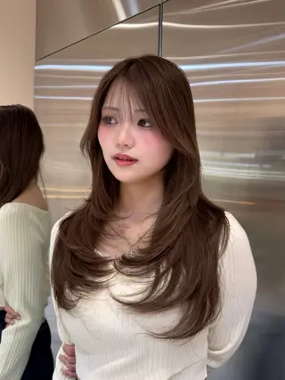 ロング カラー 今っぽレイヤーカット グレージュ/リョウヤのヘアスタイル