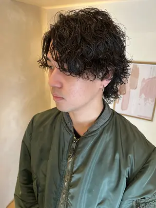 ミディアム パーマ メンズ ツイスパ/波巻き 鈴木教介👯‍♀️のヘアスタイル