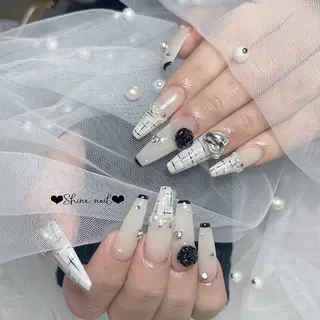 ネイル 〜Shine Nail〜【サイナネイル】パラジェル／ 長さだし／持ち込み／ワンホン／フィルイン所属・shine 🎀 長さだし&デザインのネイルデザイン