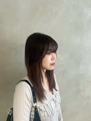 ミディアム 切りっぱなしボブ/ 艶カラー/綾莉のヘアスタイル