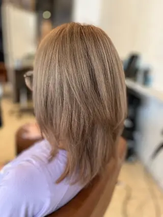 セミロング Cuthie 泉川のヘアスタイル