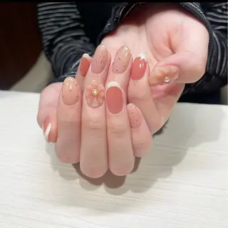 ミディアム LUANA 〜Eyelash&Nail〜所属・長崎 真帆のネイルデザイン