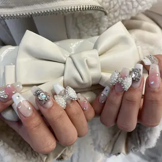 ネイル Shiori･:* 💫のネイルデザイン