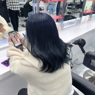 セミロング カラー センターパート特化 井上健太のヘアスタイル