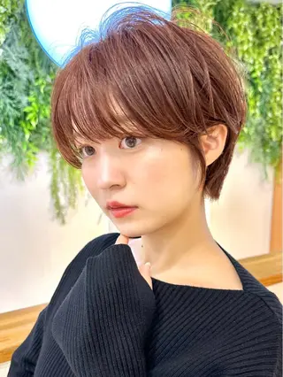 ショート mei / レイヤー 顔まわり 🤍のヘアスタイル