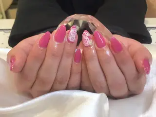 ネイル 中川 愛理のネイルデザイン