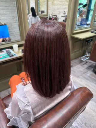セミロング カラー カットパーマ3000 円/水曜日モデルのヘアスタイル