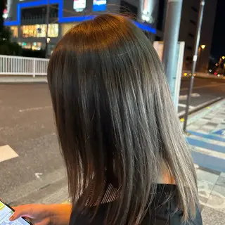 カラー Mori Aimiのヘアスタイル