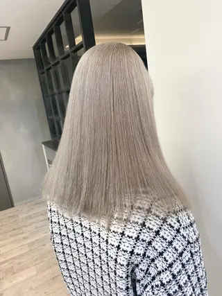 セミロング カラー ハイトーン特化サロン 🍑momo🍑のヘアスタイル