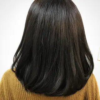 セミロング カラー 吉森 満俊のヘアスタイル