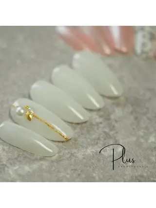 ネイル 鈴木 麻里のネイルデザイン