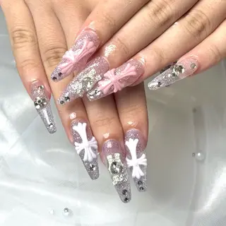 ネイル ルシイ🎀新宿長さ 出しパーツ専門店のネイルデザイン