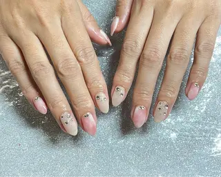 ネイル VIERU 🌈🎀💖のネイルデザイン