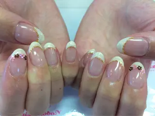 ネイル ネイルリボン 受付スタッフのネイルデザイン