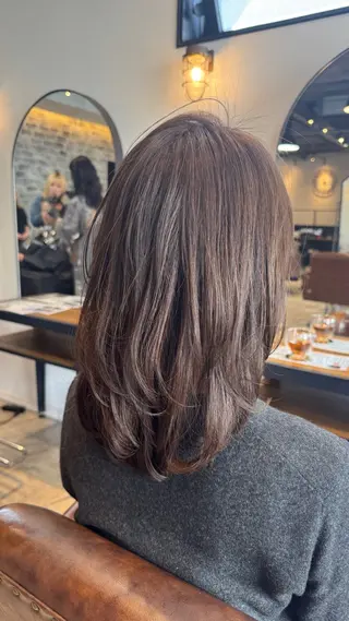 セミロング カラー 吉田 悠人のヘアスタイル