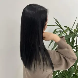 セミロング ブリーチ・縮毛矯正 三島佳音のヘアスタイル