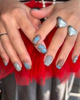 ネイル 🪐富島彩夏 /海外nail🪐のネイルデザイン