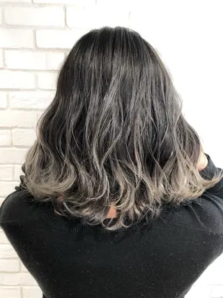 ショート カラー 小島 侑衣のヘアスタイル