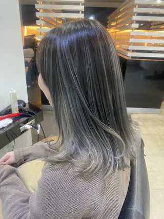 セミロング カラー ヘアアレンジ 烏山 達也のヘアスタイル