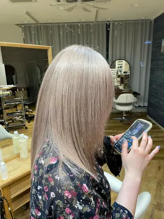 セミロング カラー Maya川越/ エクステ/ハイトーンのヘアスタイル