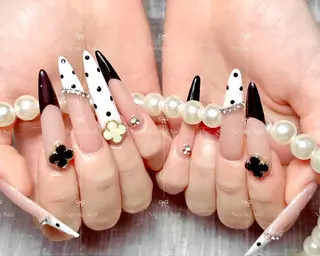 ネイル 🦋 Queenieのネイルデザイン