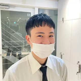ショート ヘアアレンジ メンズ 艶髪✨寒色カラー✨ 翁長孝輔のヘアスタイル