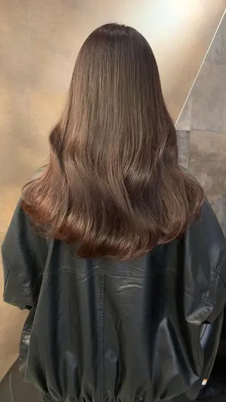 ロング カラー SAKINO. ベージュカラーのヘアスタイル
