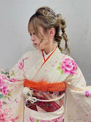 セミロング ヘアアレンジ 透明感カラー/ 髪質改善/レイヤーのヘアスタイル