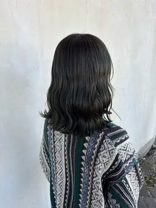 ミディアム カラー 小嶋 咲輝のヘアスタイル